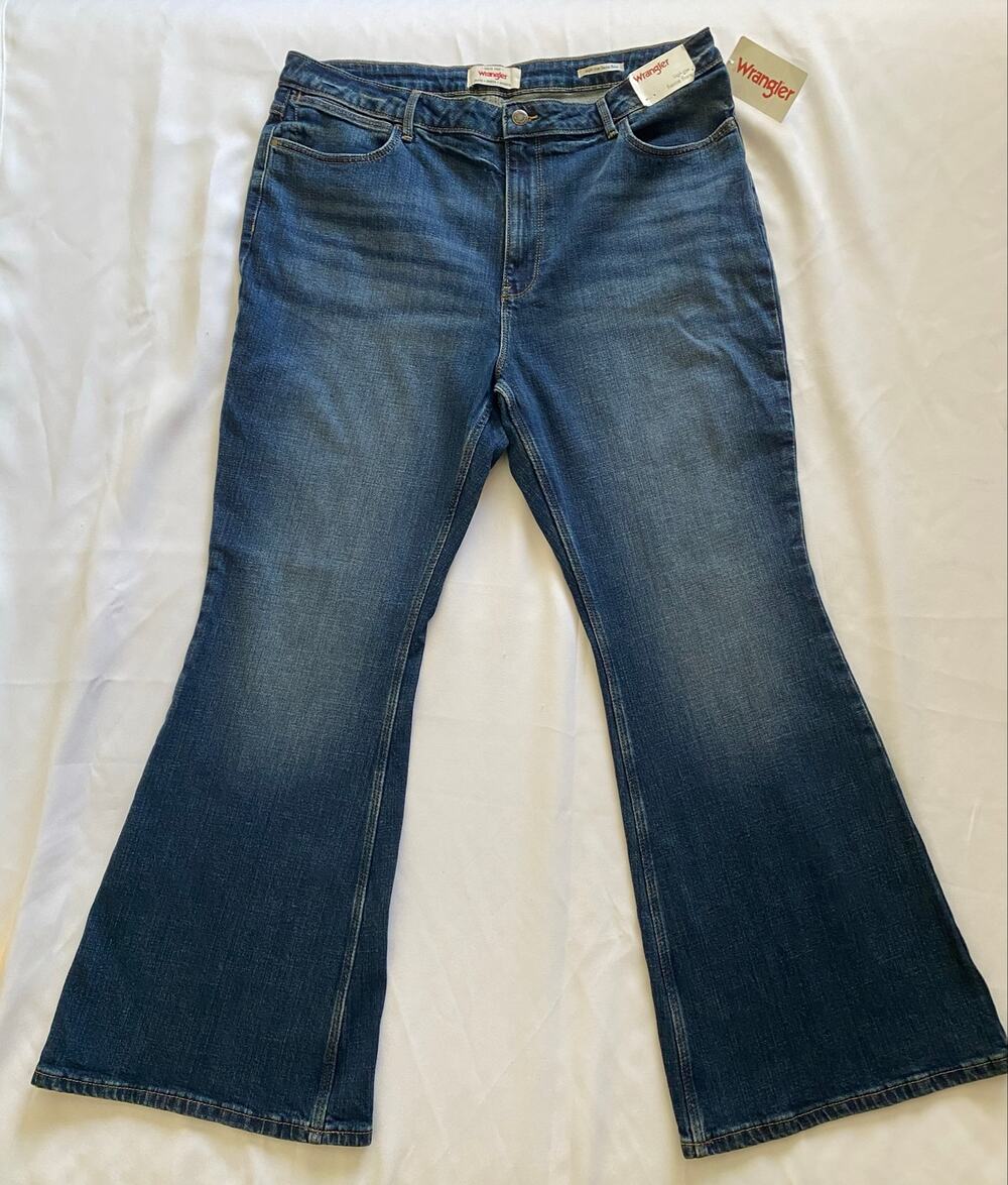 Wrangler High Rise Fierce Flare Jeans Womens Size 18 34x30 NWT Brockton Blue